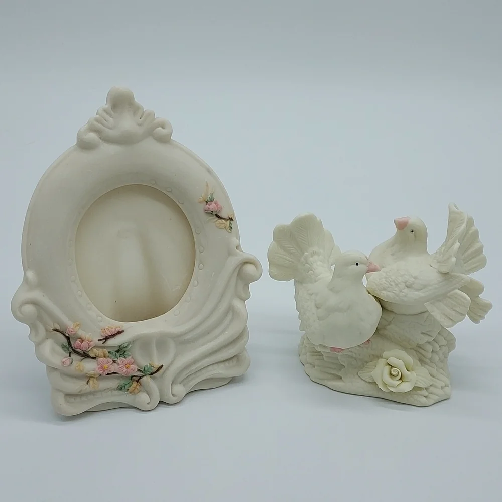 Bridal Frame & Dove Pair Cake Topper Ivory/Pink/ NOS